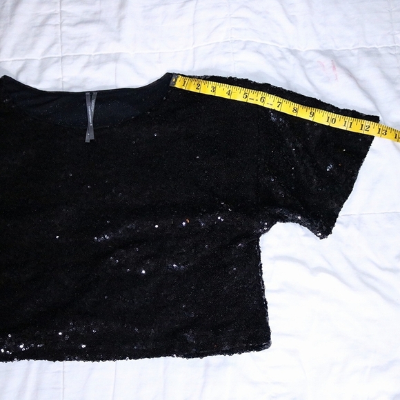 ANTHROPOLOGIE Sequin Cropped Tee, pullover styling, black, Small - Picture 7 of 9